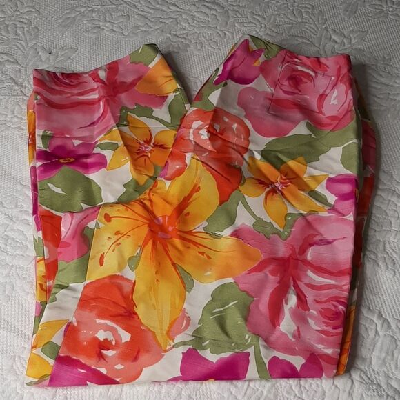 Donna Morgan Floral 100% Silk Fully Lined Capris - Picture 1 of 13